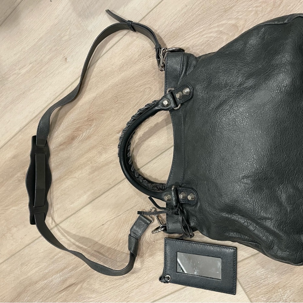 Authentic Dark grey Balenciaga bag cross bag - Picture 2 of 4